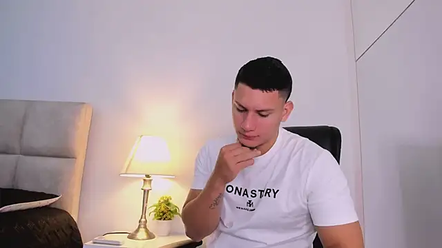 Chriss Diamond online show from 07-18-26, 08:01
