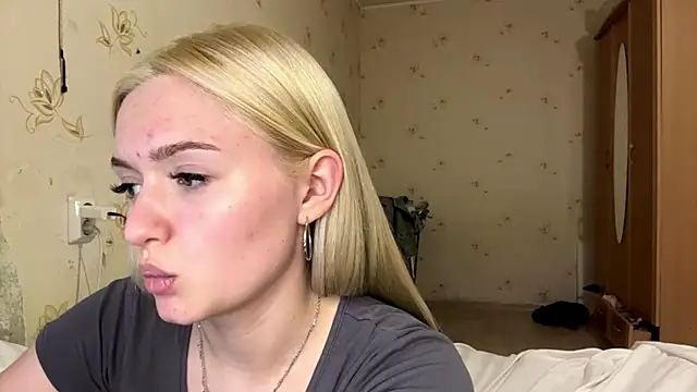 Sophia Blonde online show from 04-06-26, 04:52