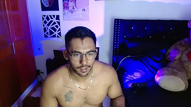 Snapshot of romanpearce_ chatting on 07-11-26, 07:38 romanpearce online show from 07-11-26, 07:38