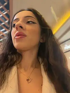 Snapshot of Hottiem4 chatting on 03-25-26, 12:33 Hottiem4 online show from 03-25-26, 12:33