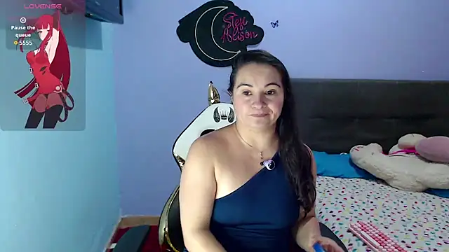 kyra sol online show from 04-01-26, 01:50