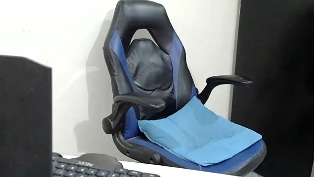 Darkkras online show from 06-08-26, 02:45