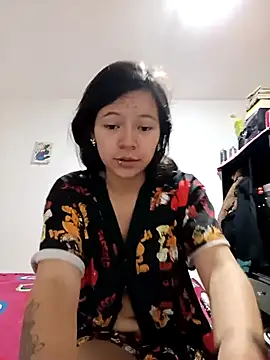 Snapshot of Ninffa_sweet21 chatting on 04-17-26, 12:02 Ninffa sweet21 online show from 04-17-26, 12:02