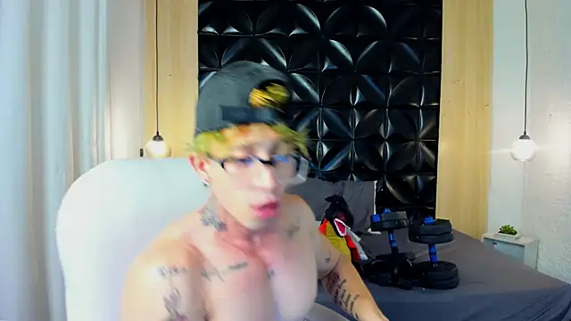 Snapshot of Adam_Skye chatting on 05-14-26, 04:08 Adam Skye online show from 05-14-26, 04:08