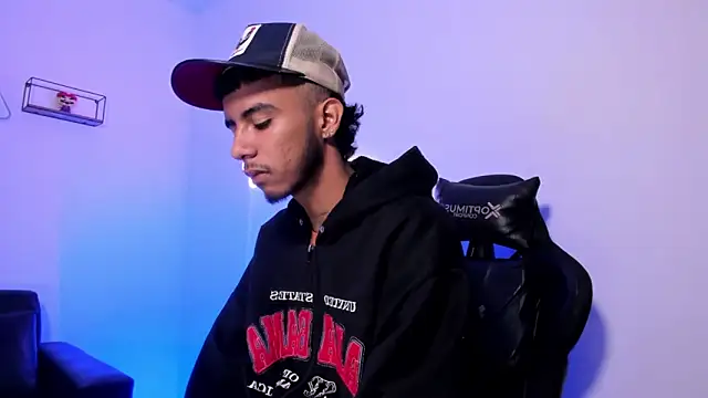 Snapshot of Red_4KT chatting on 03-25-26, 09:43 Red 4KT online show from 03-25-26, 09:43