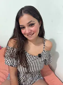 Snapshot of Colochitapupy chatting on 04-25-26, 02:14 Colochitapupy online show from 04-25-26, 02:14