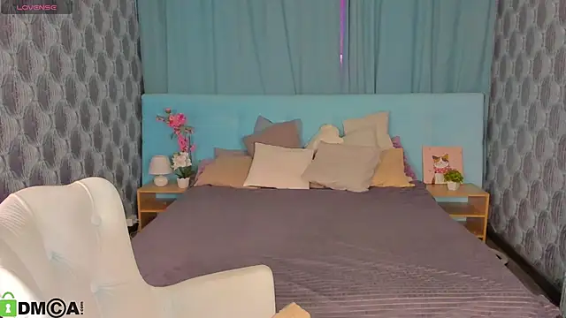 Miss Shanel online show from 05-04-26, 01:01