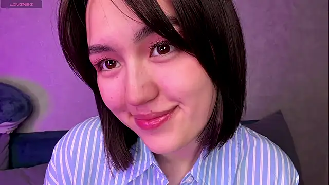 lilysolar online show from 05-11-26, 04:04