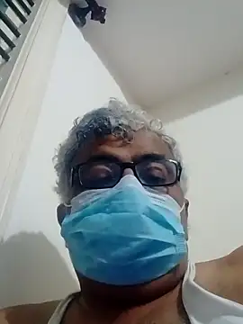 Snapshot of mature55 chatting on 04-08-26, 01:33 mature55 online show from 04-08-26, 01:33