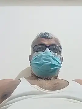 Snapshot of mature55 chatting on 04-21-26, 01:17 mature55 online show from 04-21-26, 01:17