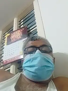 Snapshot of mature55 chatting on 05-01-26, 01:37 mature55 online show from 05-01-26, 01:37