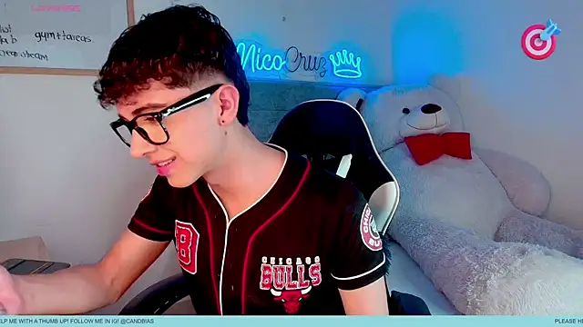 Snapshot of niico_prince chatting on 03-29-26, 04:29 niico prince online show from 03-29-26, 04:29