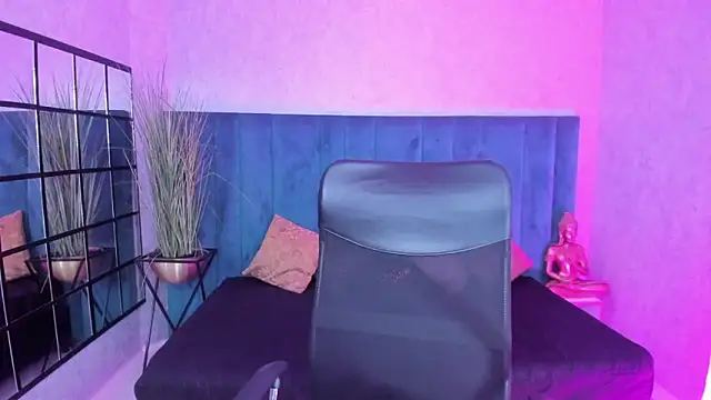 Snapshot of Antoniajblair chatting on 04-22-26, 11:12 Antoniajblair online show from 04-22-26, 11:12