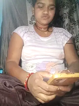 Snapshot of pooja--10 chatting on 03-26-26, 09:15 pooja--10 online show from 03-26-26, 09:15