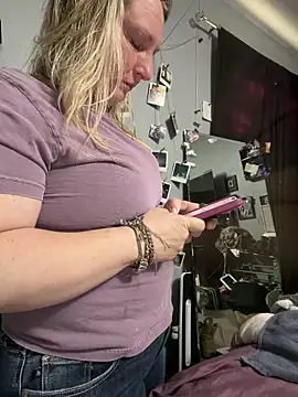 Snapshot of sweetkacibaby chatting on 04-21-26, 04:12 sweetkacibaby online show from 04-21-26, 04:12