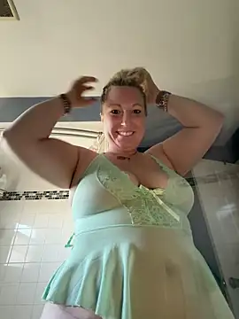 Snapshot of sweetkacibaby chatting on 04-25-26, 01:03 sweetkacibaby online show from 04-25-26, 01:03