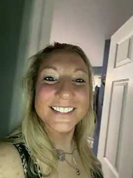 Snapshot of sweetkacibaby chatting on 05-16-26, 01:43 sweetkacibaby online show from 05-16-26, 01:43