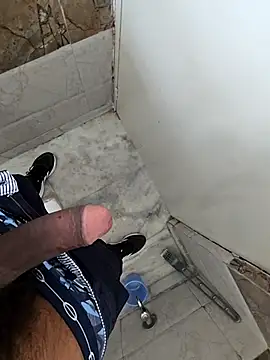 Snapshot of bull_1992 chatting on 03-27-26, 07:47 bull 1992 online show from 03-27-26, 07:47