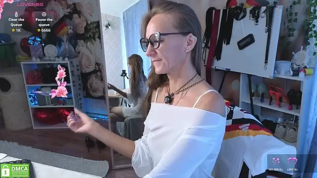jesica mooonn online show from 07-16-26, 03:56