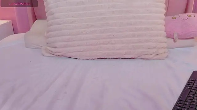 MoollyLove online show from 04-15-26, 12:23
