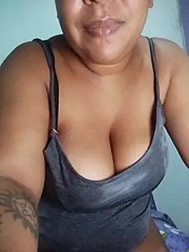 Snapshot of kimberlly25 chatting on 04-23-26, 01:51 kimberlly25 online show from 04-23-26, 01:51