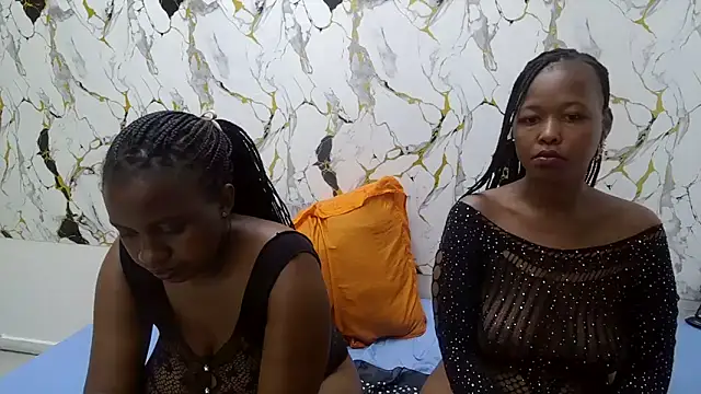 CurvyNoirx6 online show from 05-10-26, 04:23