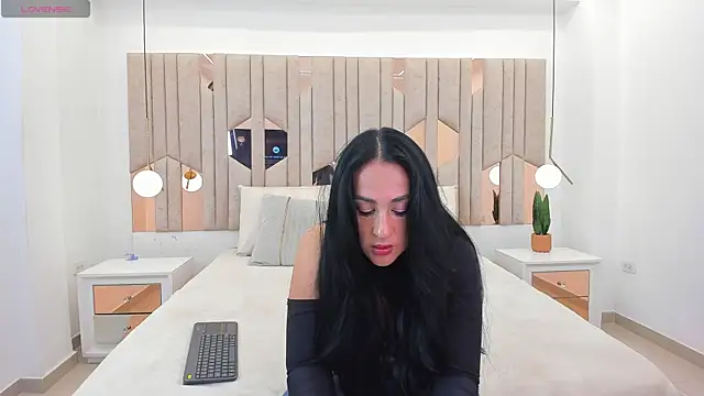 Snapshot of chanel_watson chatting on 05-12-26, 04:53 chanel watson online show from 05-12-26, 04:53