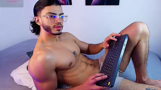 IamAxel03 online show from 06-03-26, 08:36