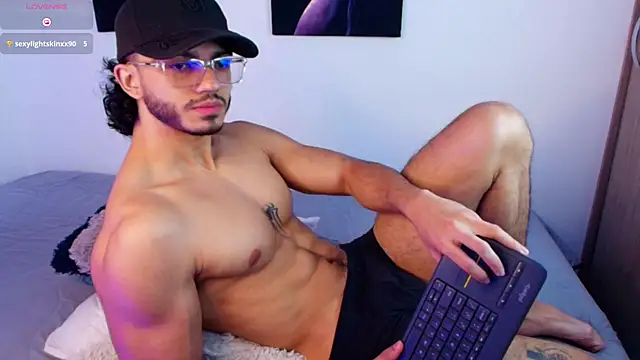 IamAxel03 online show from 06-10-26, 06:07