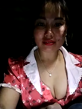 Snapshot of Giang-mylove chatting on 04-09-26, 02:33 Giang-mylove online show from 04-09-26, 02:33
