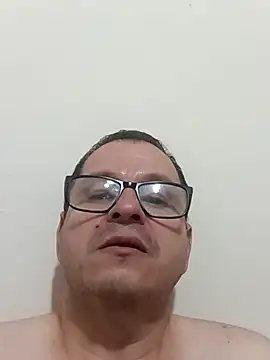 Snapshot of colombiactivo47 chatting on 03-27-26, 02:06 colombiactivo47 online show from 03-27-26, 02:06