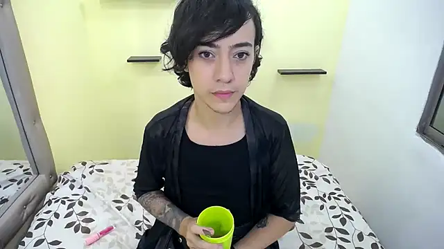 romina white18 online show from 05-07-26, 06:52