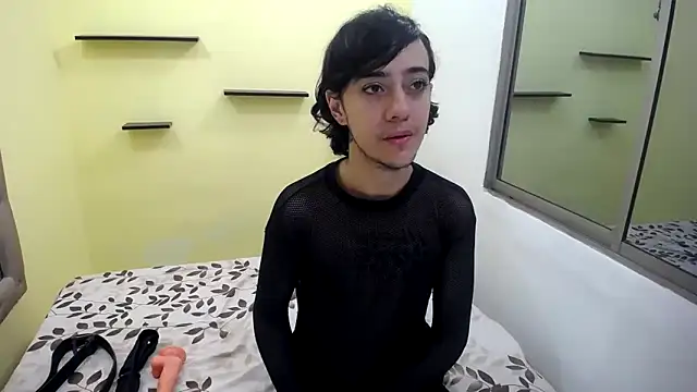 romina white18 online show from 05-13-26, 06:44