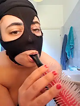 Snapshot of zuccherofilatoo chatting on 03-27-26, 02:28 zuccherofilatoo online show from 03-27-26, 02:28