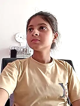 Snapshot of TANU01990 chatting on 03-31-26, 08:37 TANU01990 online show from 03-31-26, 08:37