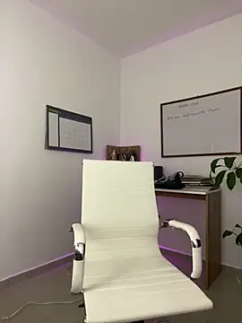 Snapshot of Lucia11_ chatting on 03-27-26, 11:26 Lucia11 online show from 03-27-26, 11:26