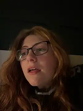 Snapshot of cherries17 chatting on 03-27-26, 11:04 cherries17 online show from 03-27-26, 11:04