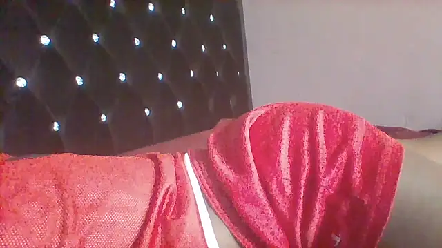 Snapshot of chauke23 chatting on 05-12-26, 11:18 chauke23 online show from 05-12-26, 11:18