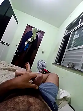 Snapshot of Aecio2029 chatting on 04-14-26, 12:27 Aecio2029 online show from 04-14-26, 12:27