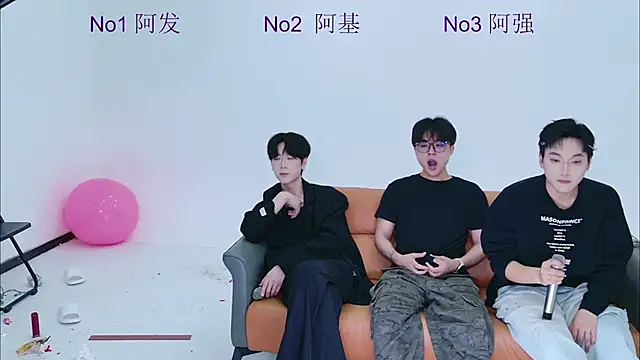 Dkcolo online show from 04-18-26, 10:19