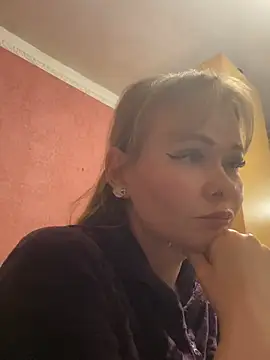 Snapshot of Kirasweetlove chatting on 05-01-26, 07:51 Kirasweetlove online show from 05-01-26, 07:51