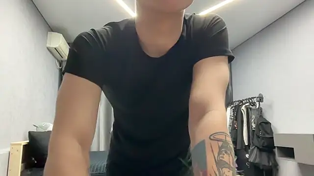 MaxWoolf online show from 04-18-26, 05:06