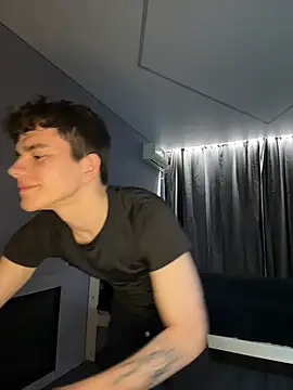 MaxWoolf online show from 04-28-26, 03:17