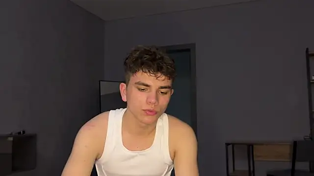 MaxWoolf online show from 05-09-26, 02:44
