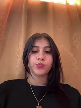 Snapshot of Eizul chatting on 04-14-26, 04:13 Eizul online show from 04-14-26, 04:13