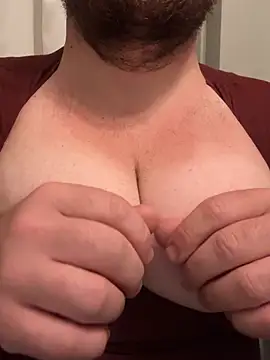 hugemanbreasts online show from 07-06-26, 02:19