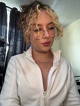 Amber-fire online show from 05-04-26, 05:09