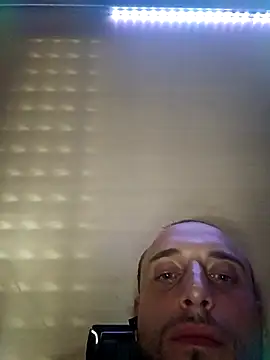 Snapshot of Alessandro9312 chatting on 03-29-26, 06:13 Alessandro9312 online show from 03-29-26, 06:13