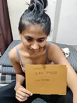 Snapshot of sexy_couple_liv chatting on 04-09-26, 10:53 sexy couple liv online show from 04-09-26, 10:53