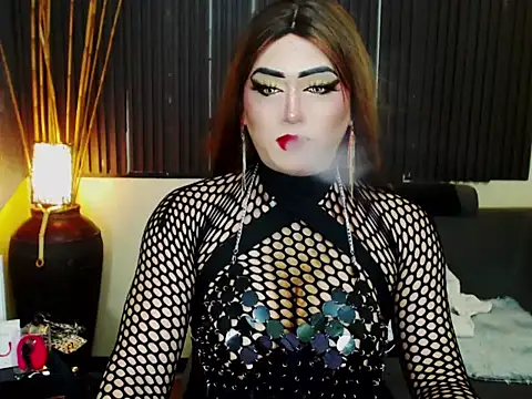 Snapshot of HugexMsLovelyxCock chatting on 05-27-26, 08:17 HugexMsLovelyxCock online show from 05-27-26, 08:17